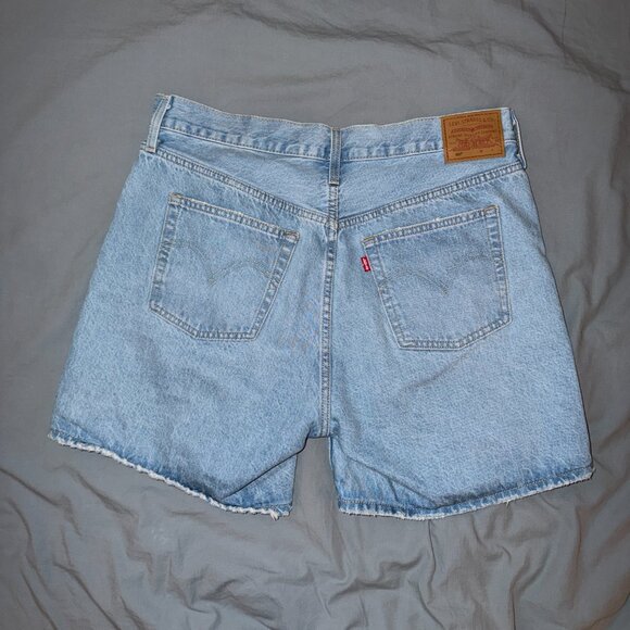 Levi's 501 Original Fit High Rise Mid-Thigh Shorts - Medium Wash W33 - Picture 3 of 4